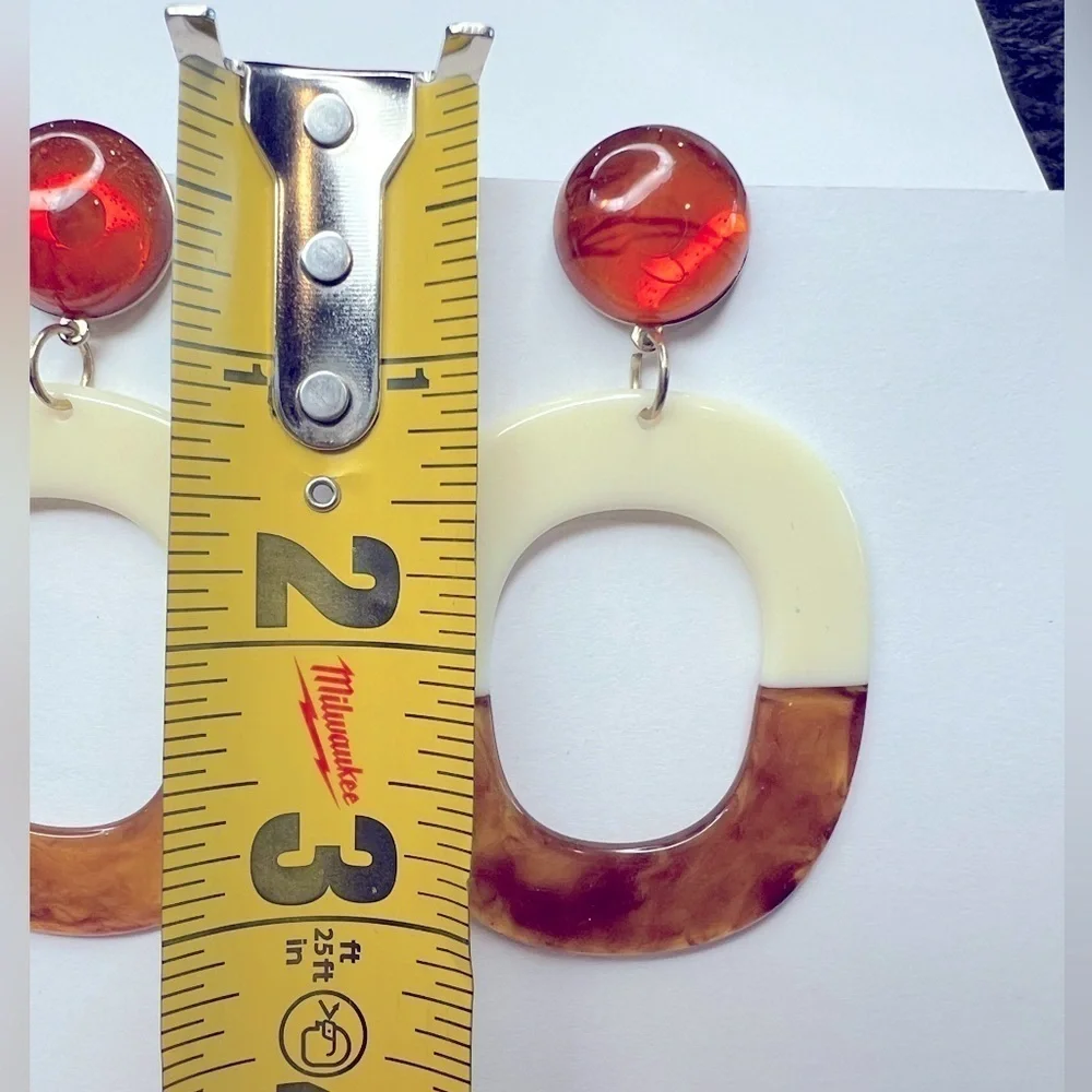 J021. Color-blocked Two Tone Oval Hoops w/ Gold Hardware Post backs - Picture 4 of 6